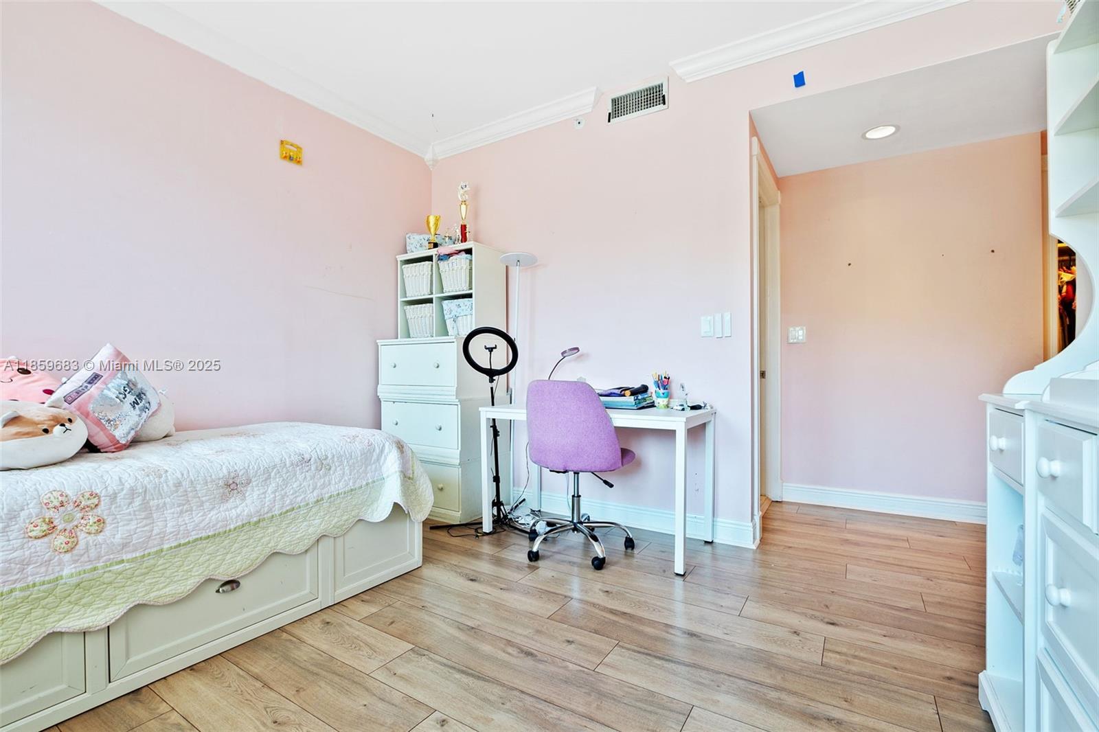781 Crandon Blvd # 306