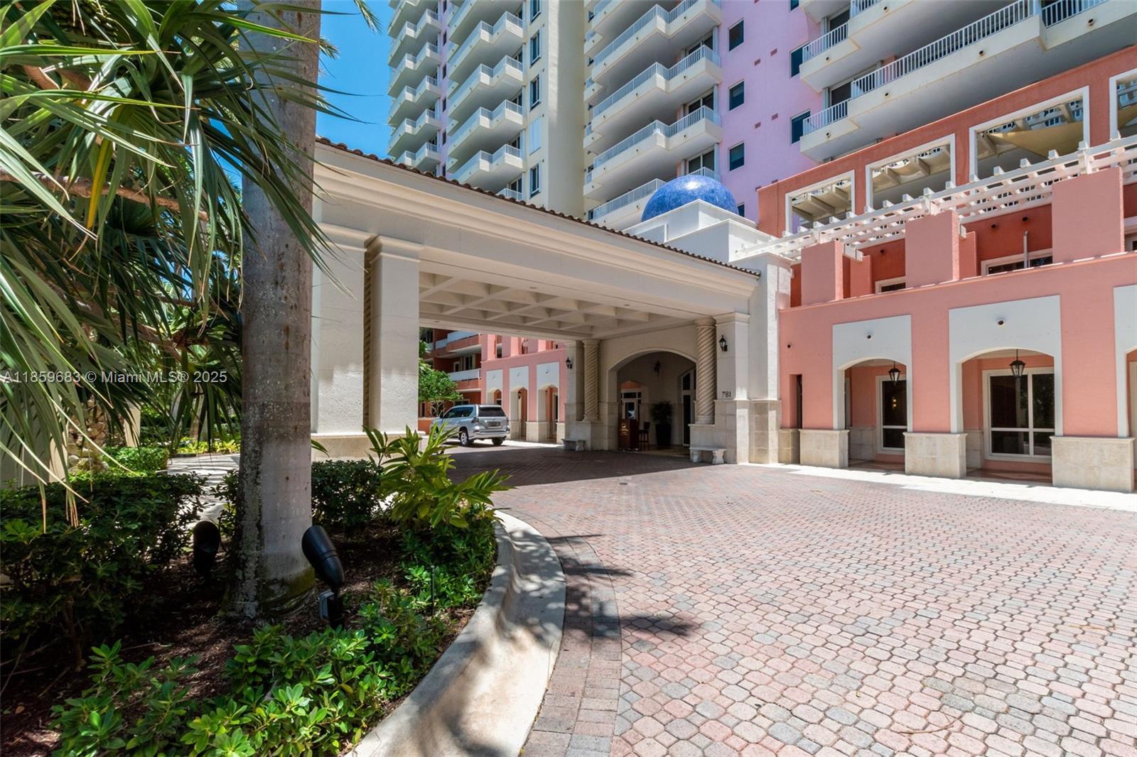 781 Crandon Blvd # 306