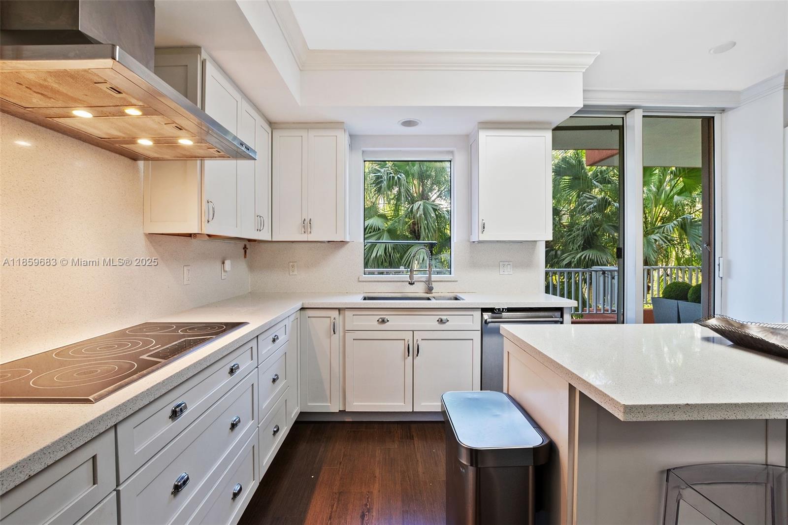 781 Crandon Blvd # 306