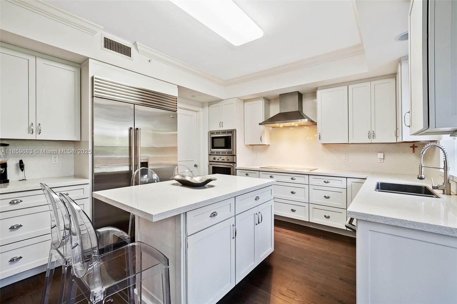781 Crandon Blvd # 306