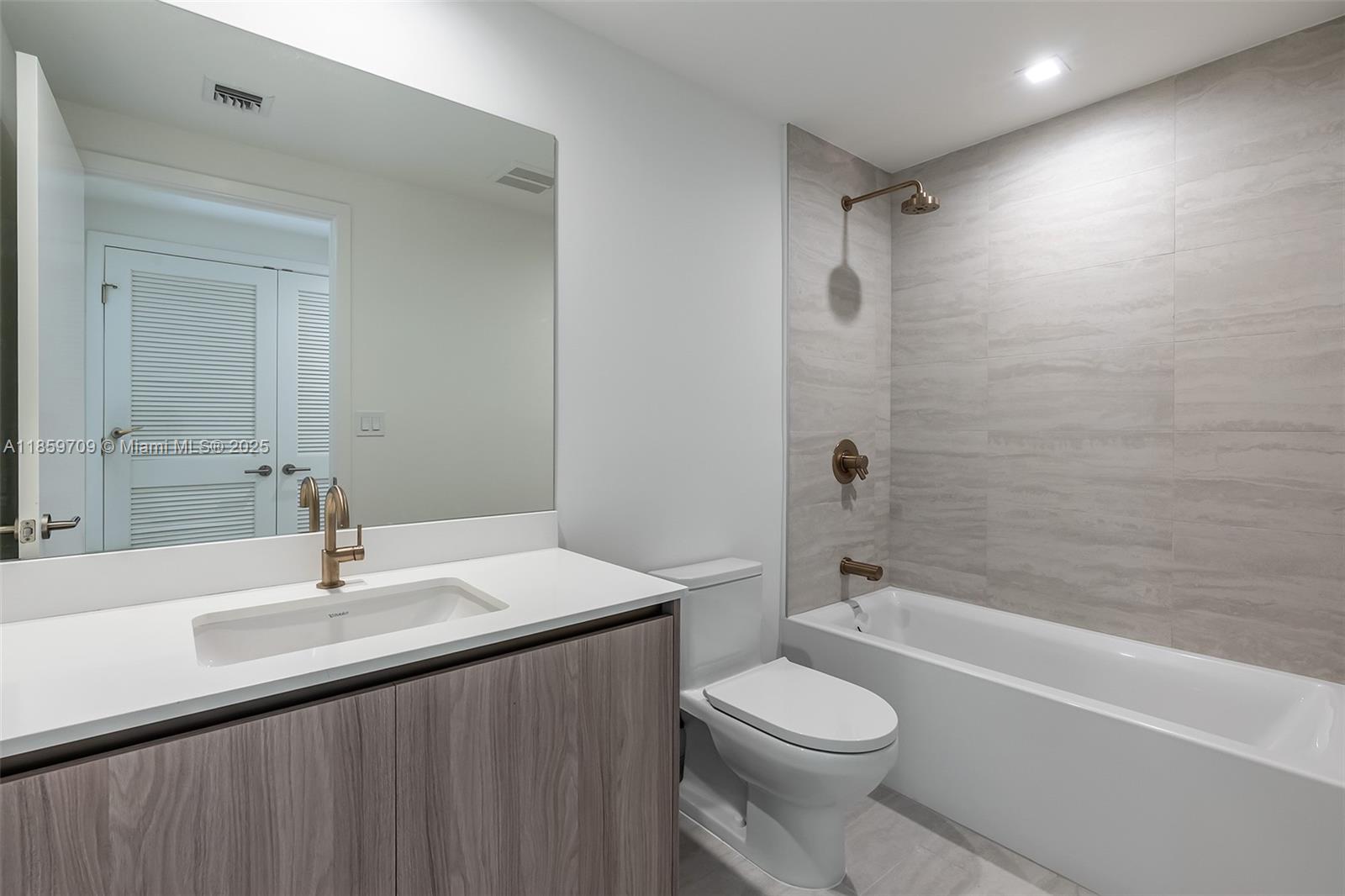 77 SE 5th ST # 309