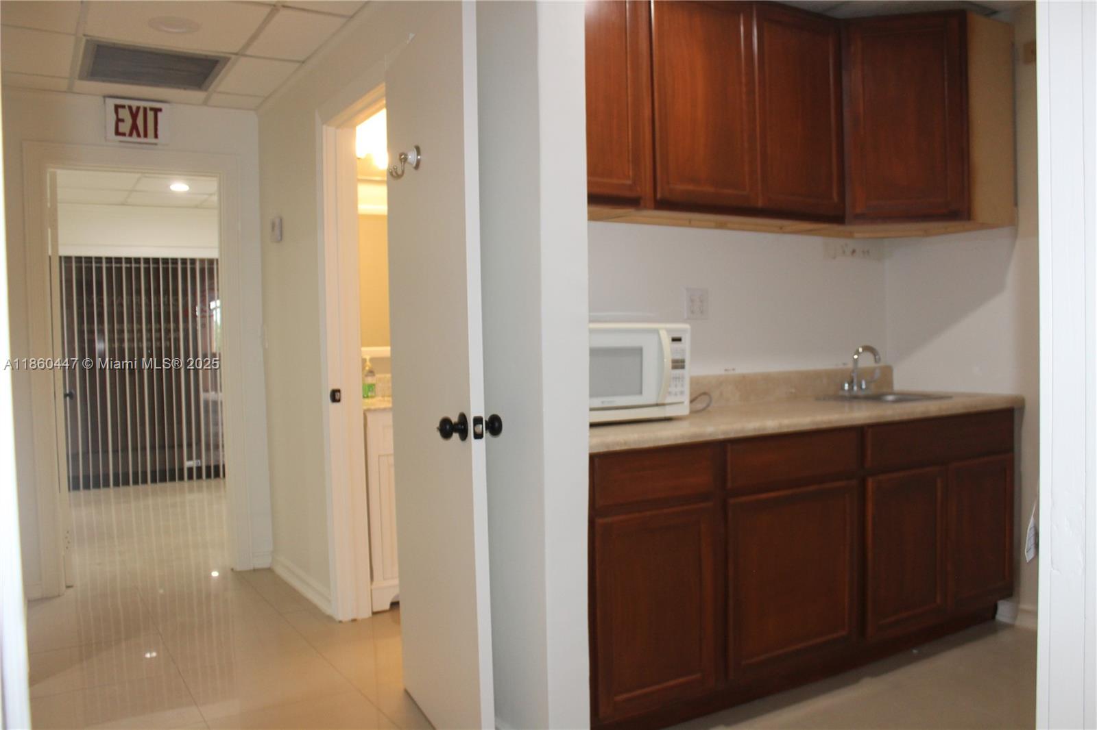 7800 W Oakland Park Blvd Unit: 4A34