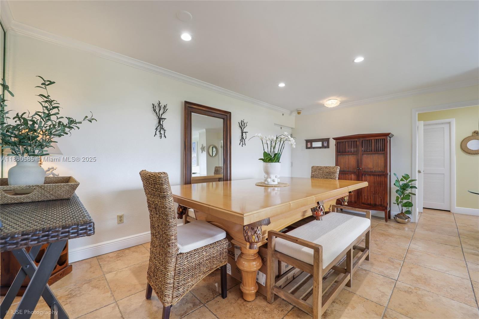 77 Crandon Blvd # 10D