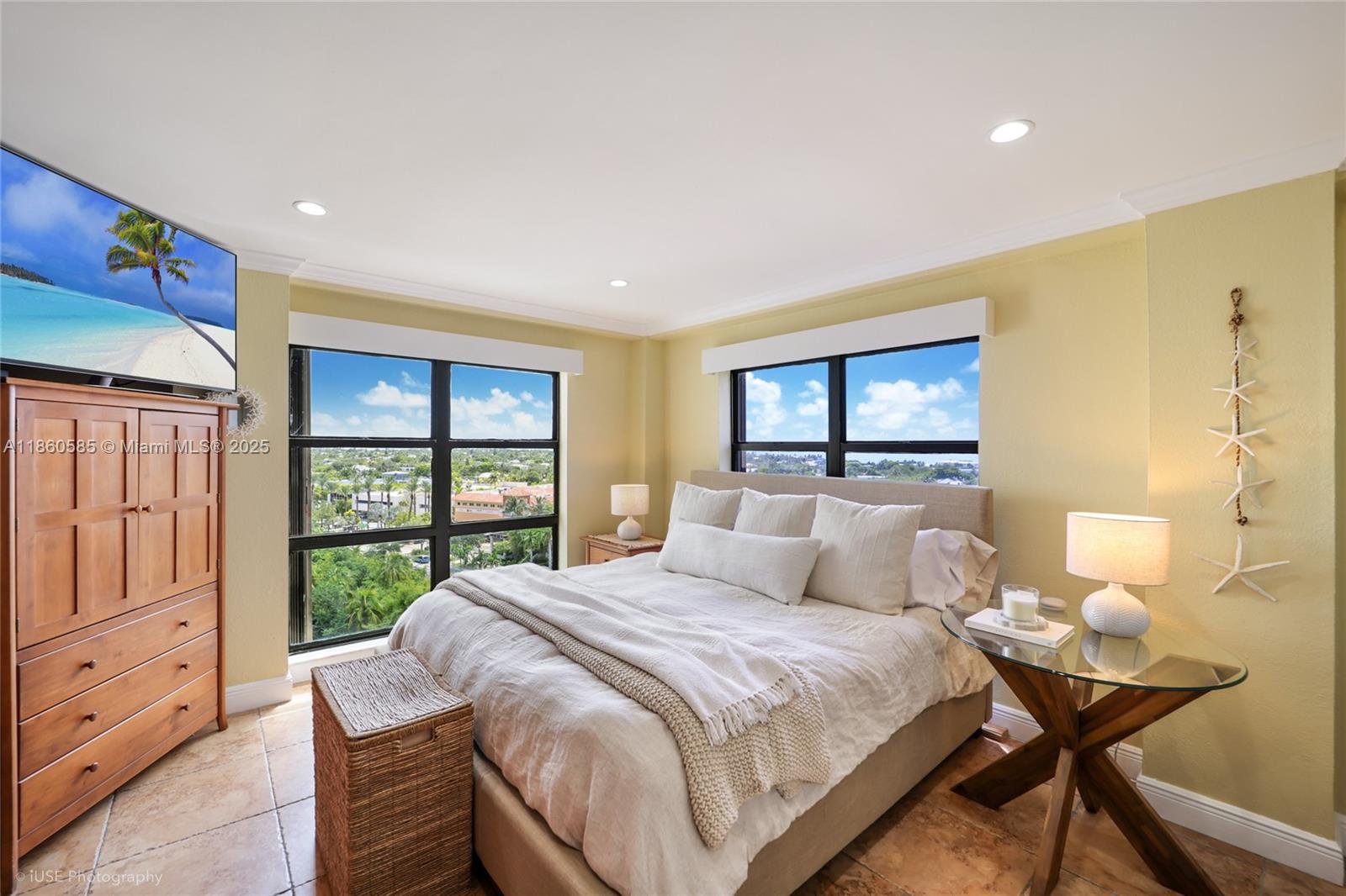 77 Crandon Blvd # 10D