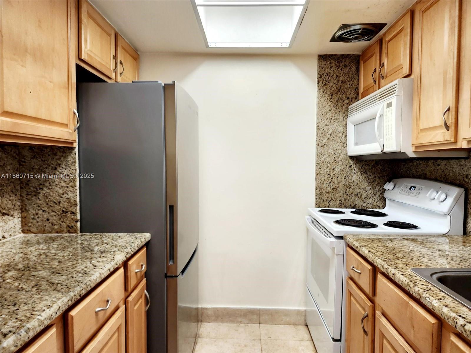 455 Golden Isles Dr # 305