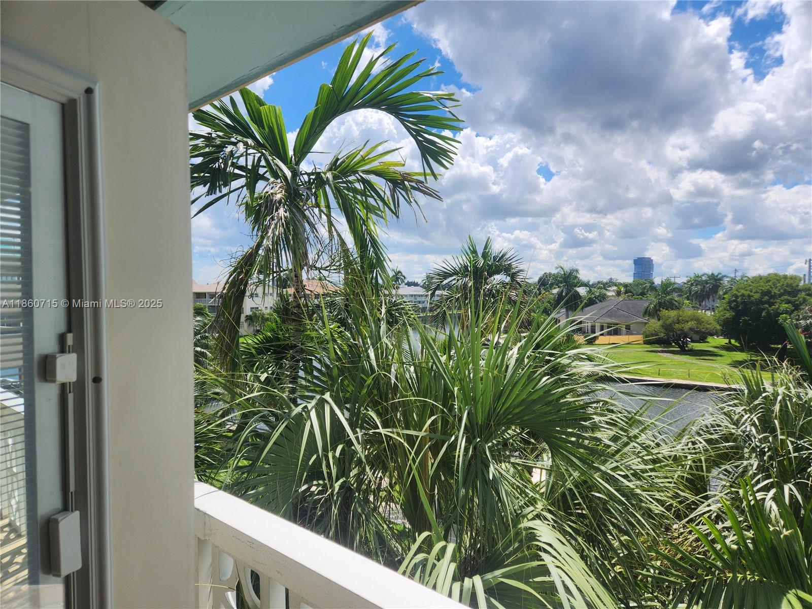455 Golden Isles Dr # 305