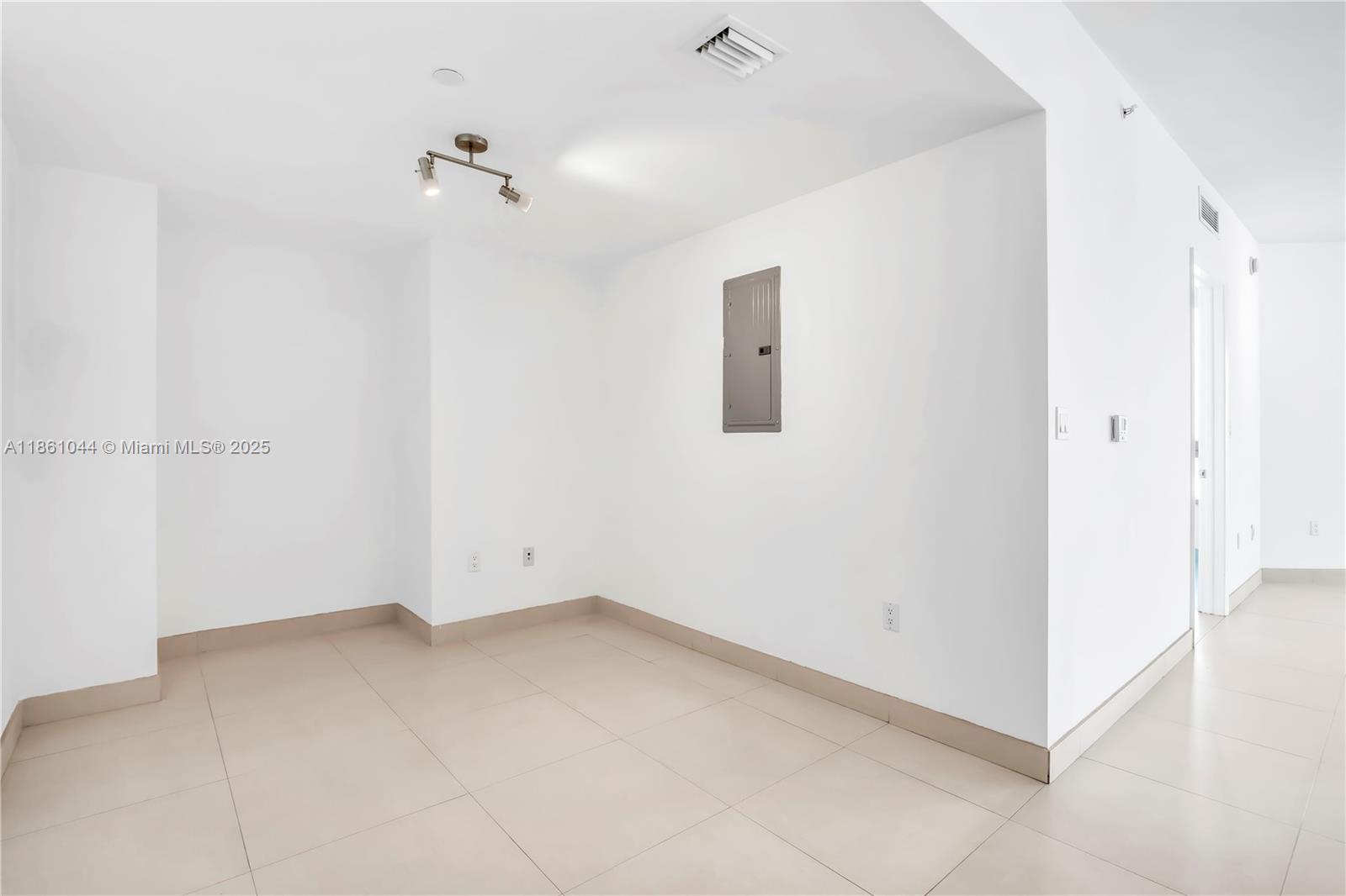 350 S Miami Ave Unit: 2105