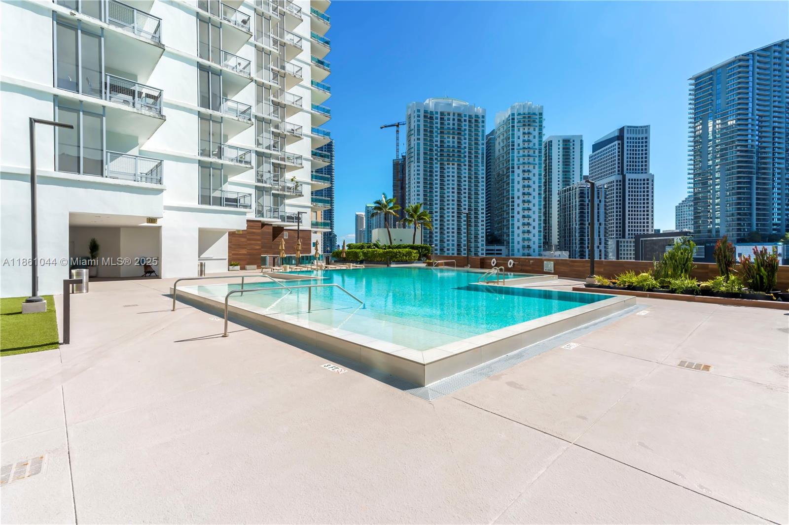 350 S Miami Ave Unit: 2105