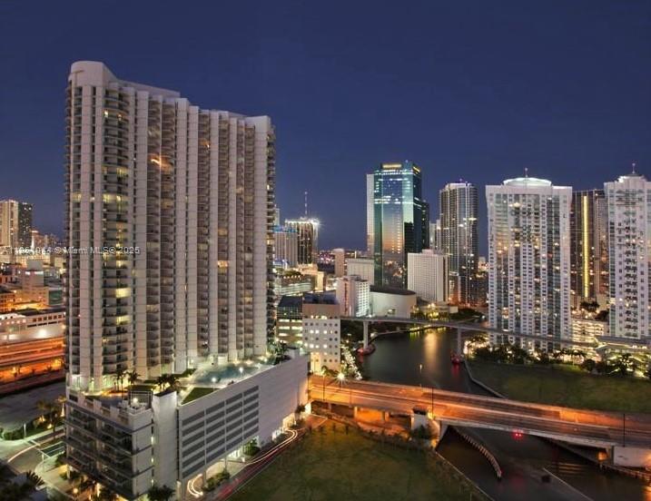 350 S Miami Ave Unit: 2105