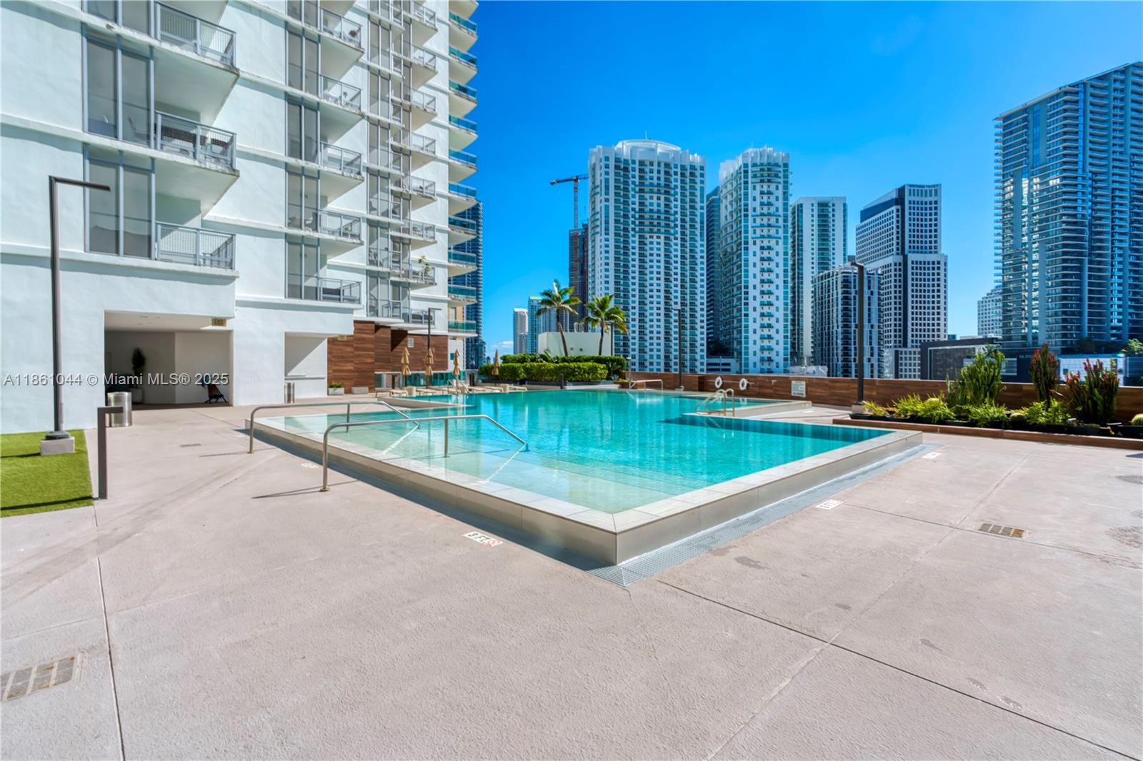 350 S Miami Ave Unit: 2105