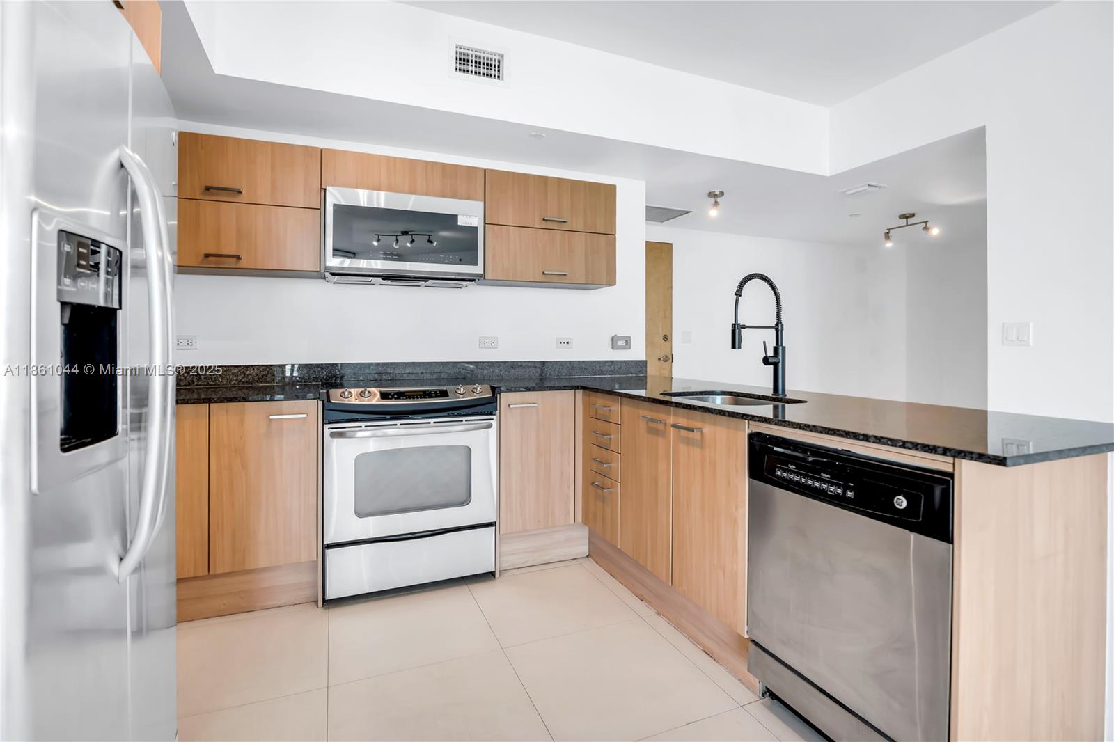 350 S Miami Ave Unit: 2105
