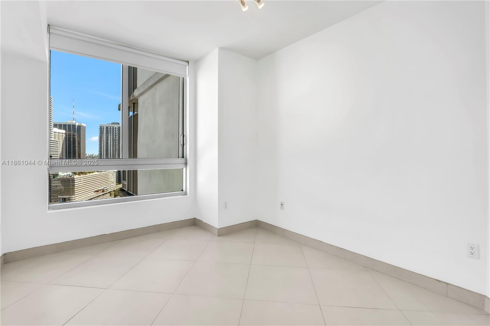 350 S Miami Ave Unit: 2105