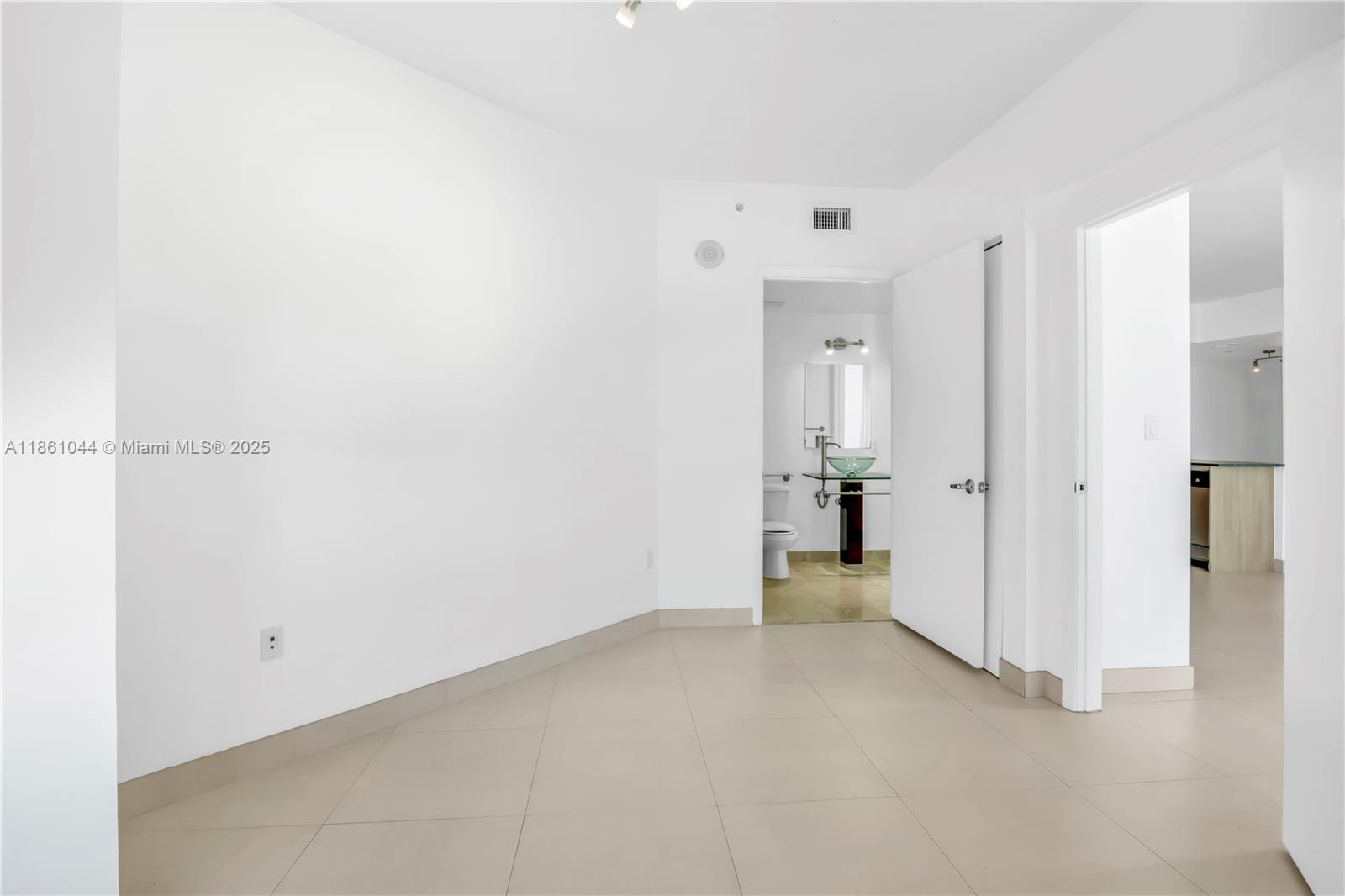 350 S Miami Ave Unit: 2105