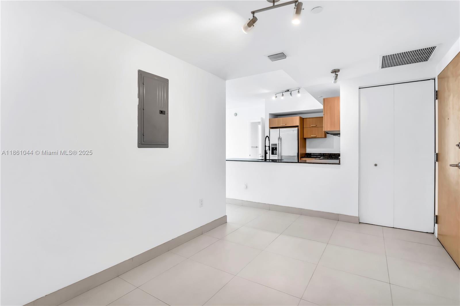 350 S Miami Ave Unit: 2105