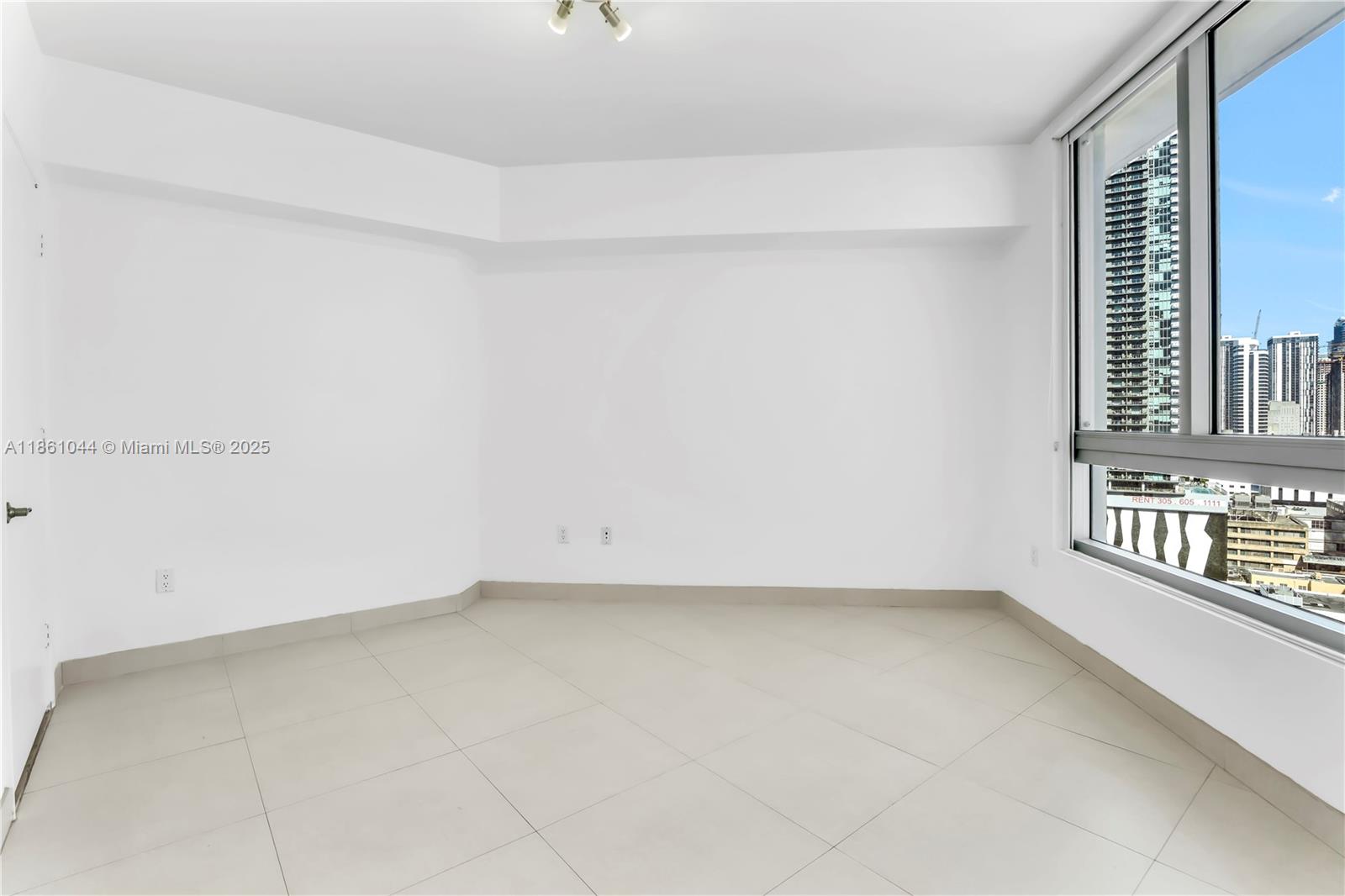 350 S Miami Ave Unit: 2105