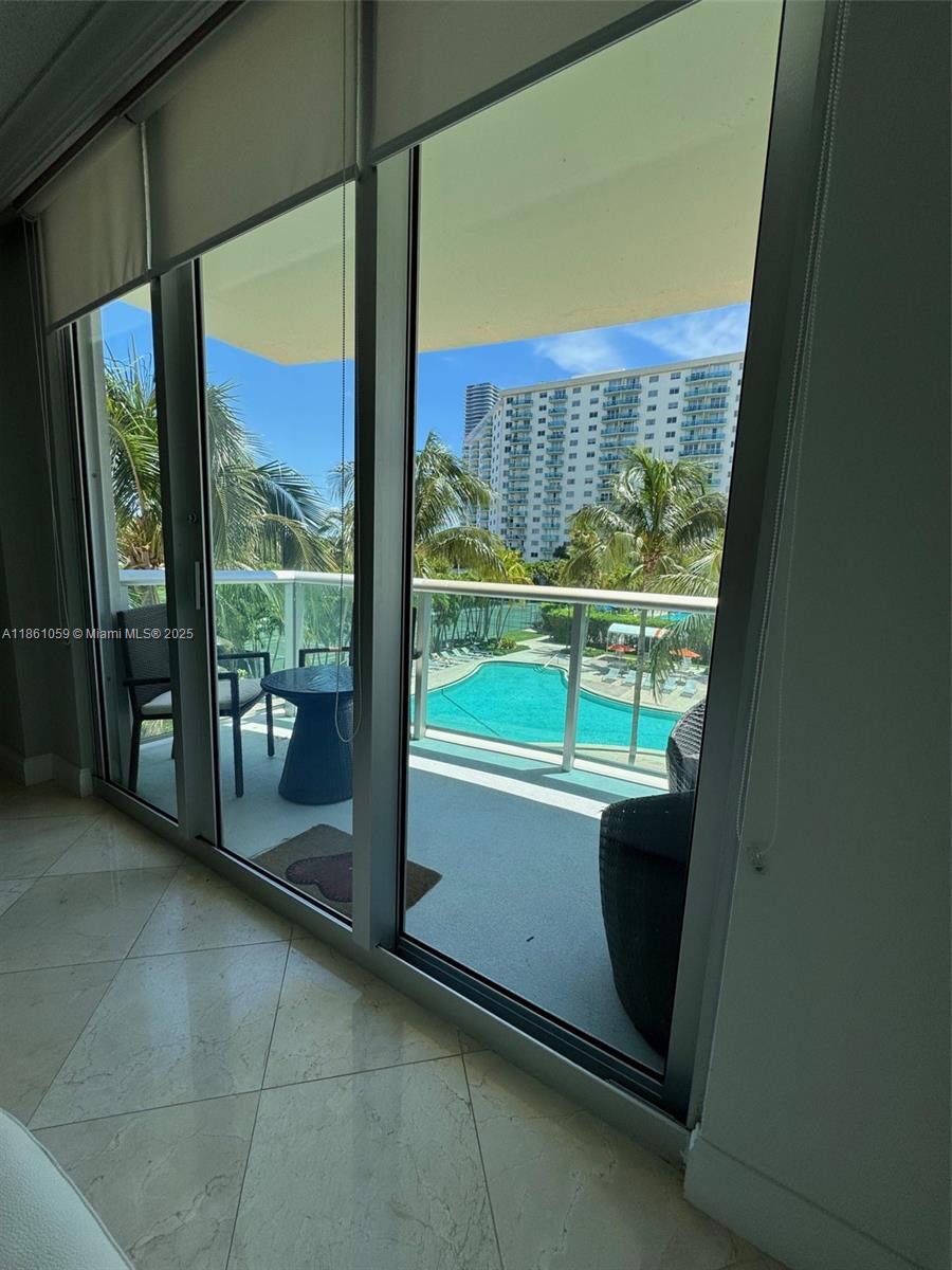 19380 Collins Ave # 304