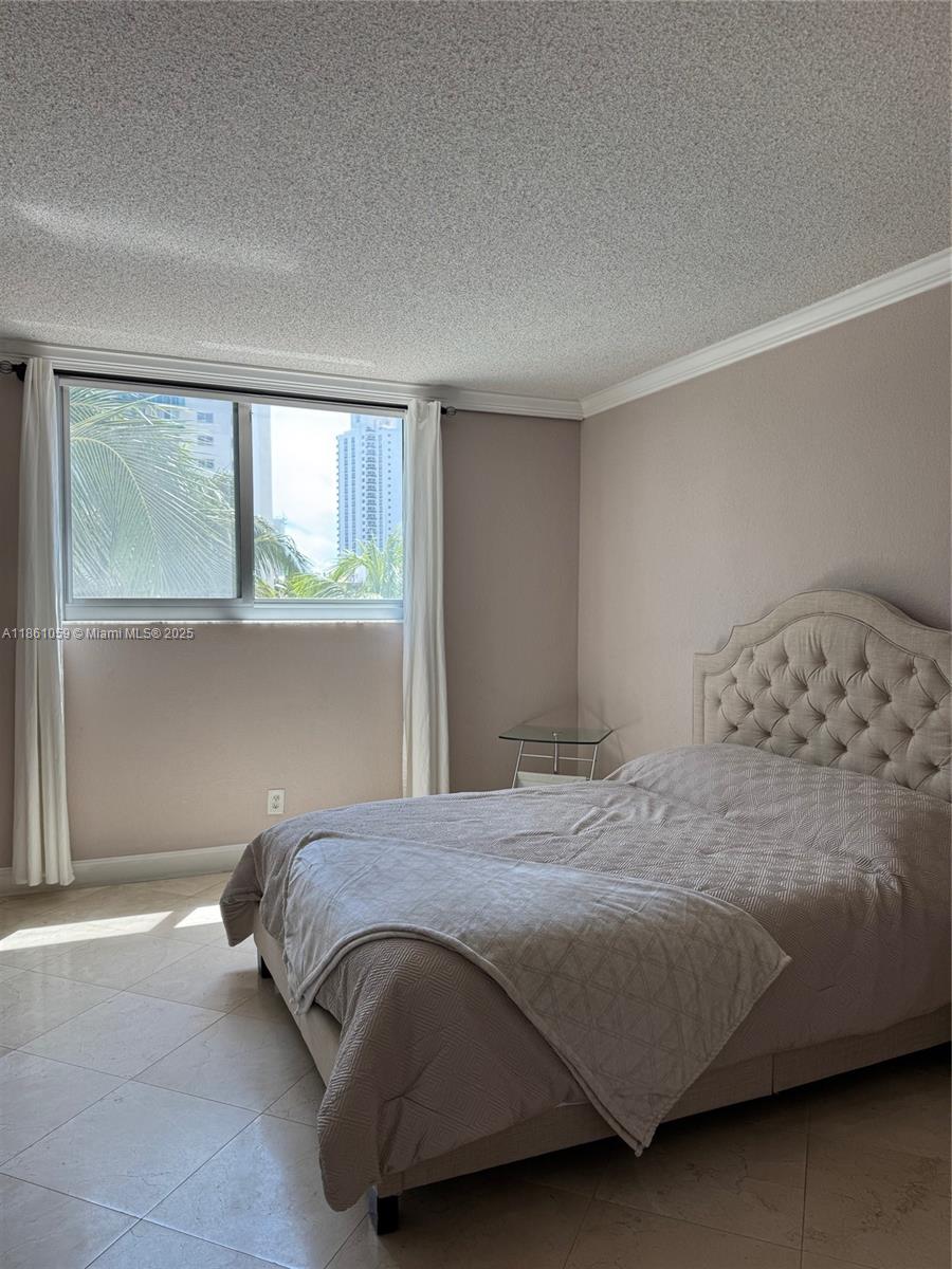 19380 Collins Ave # 304