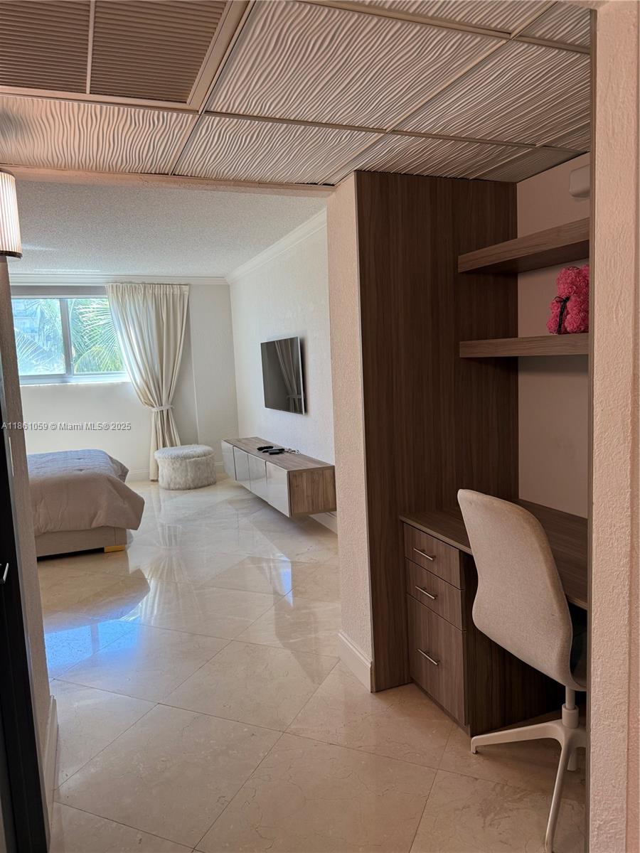 19380 Collins Ave # 304