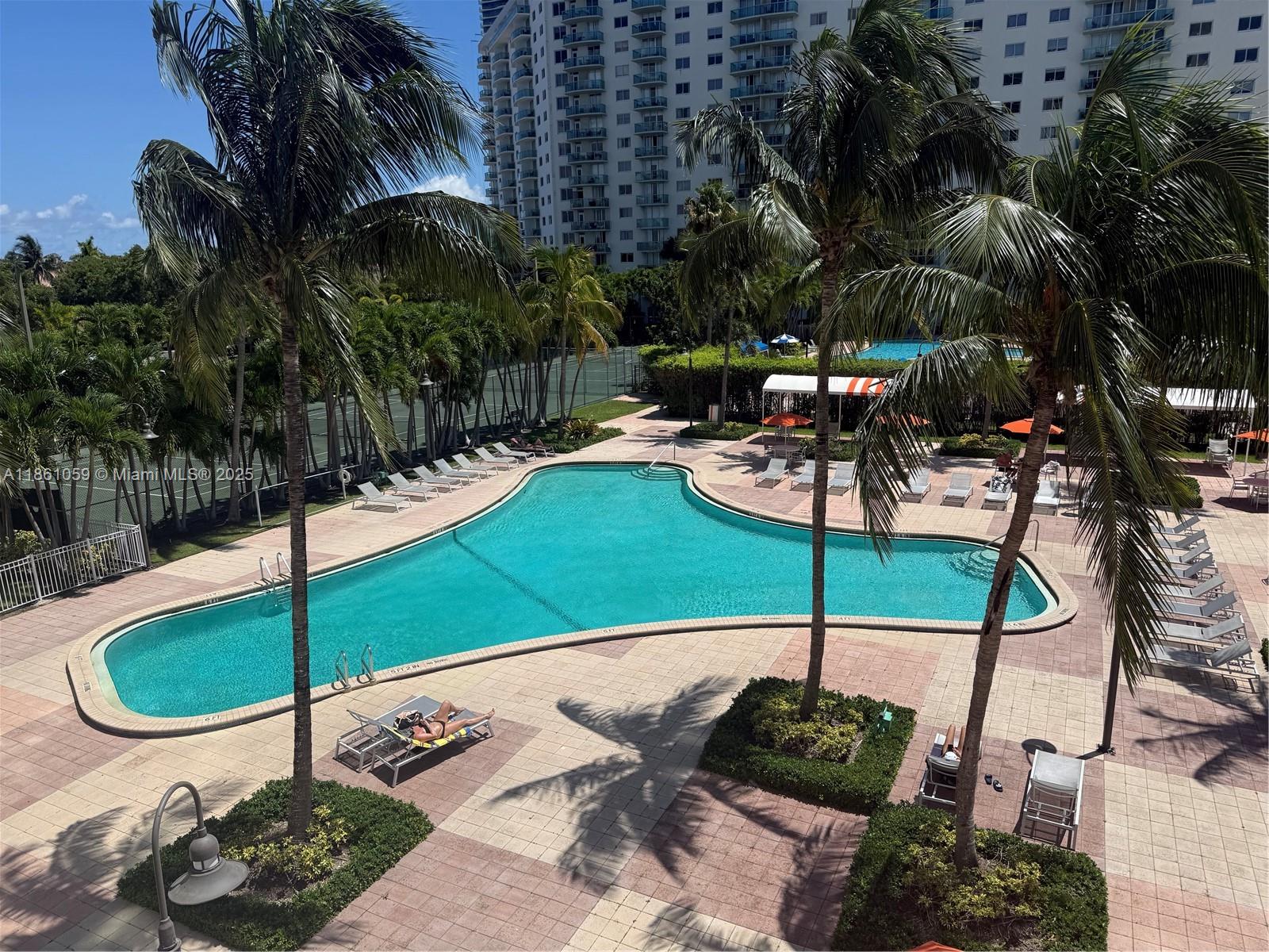 19380 Collins Ave # 304