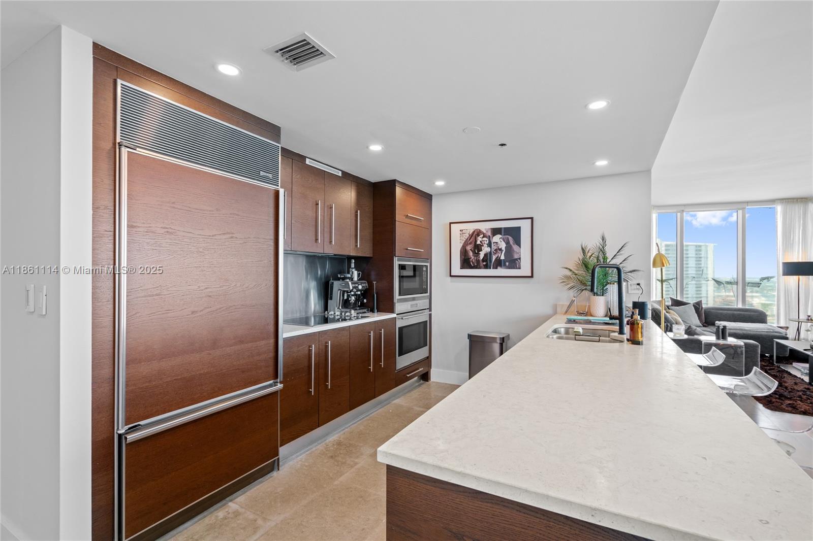 465 Brickell Ave # 3201
