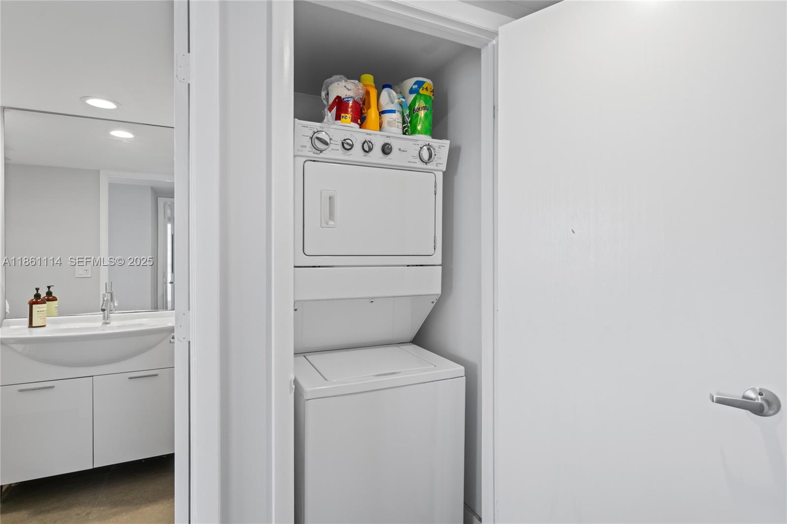 465 Brickell Ave # 3201