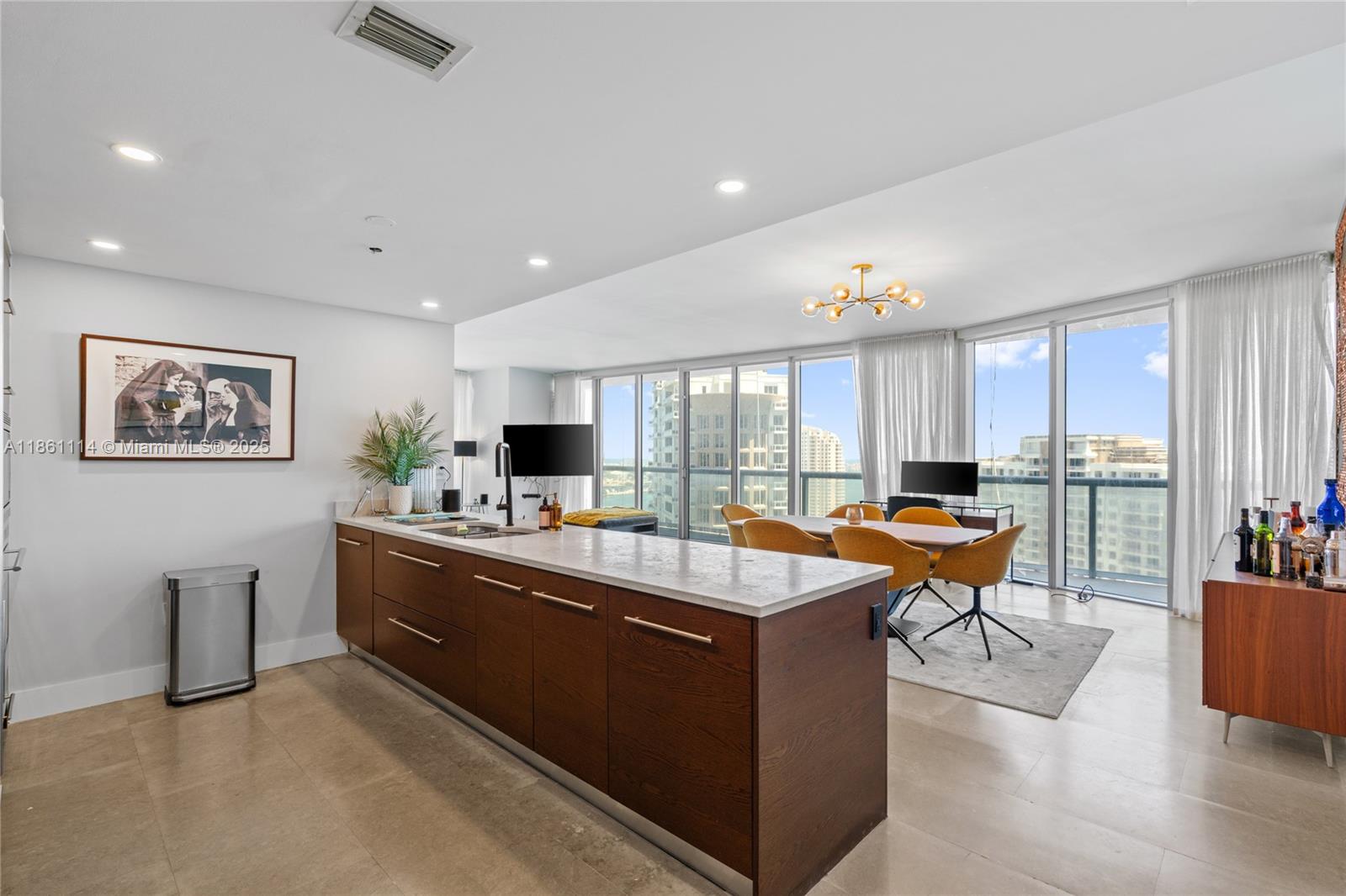 465 Brickell Ave # 3201