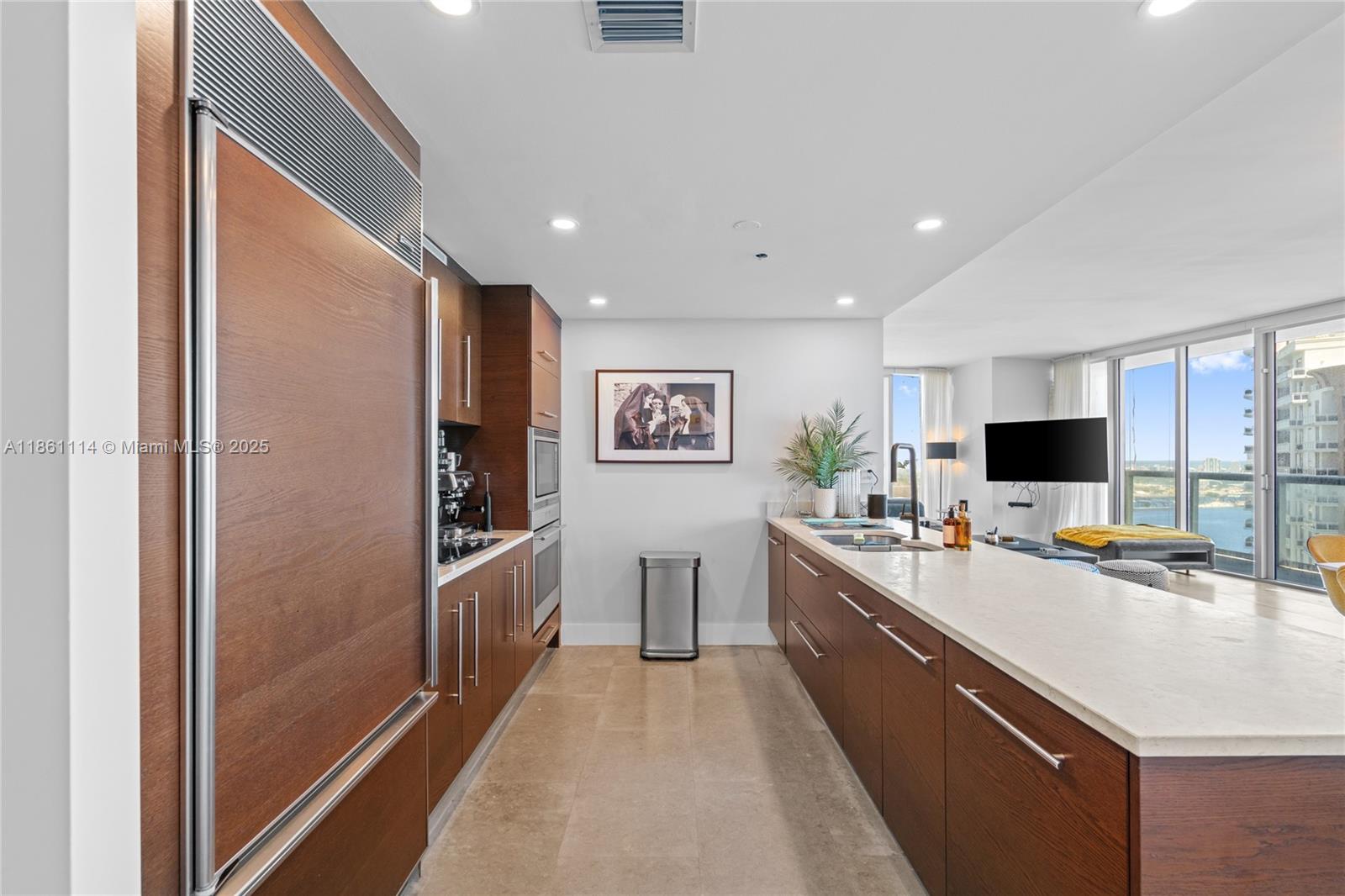 465 Brickell Ave # 3201