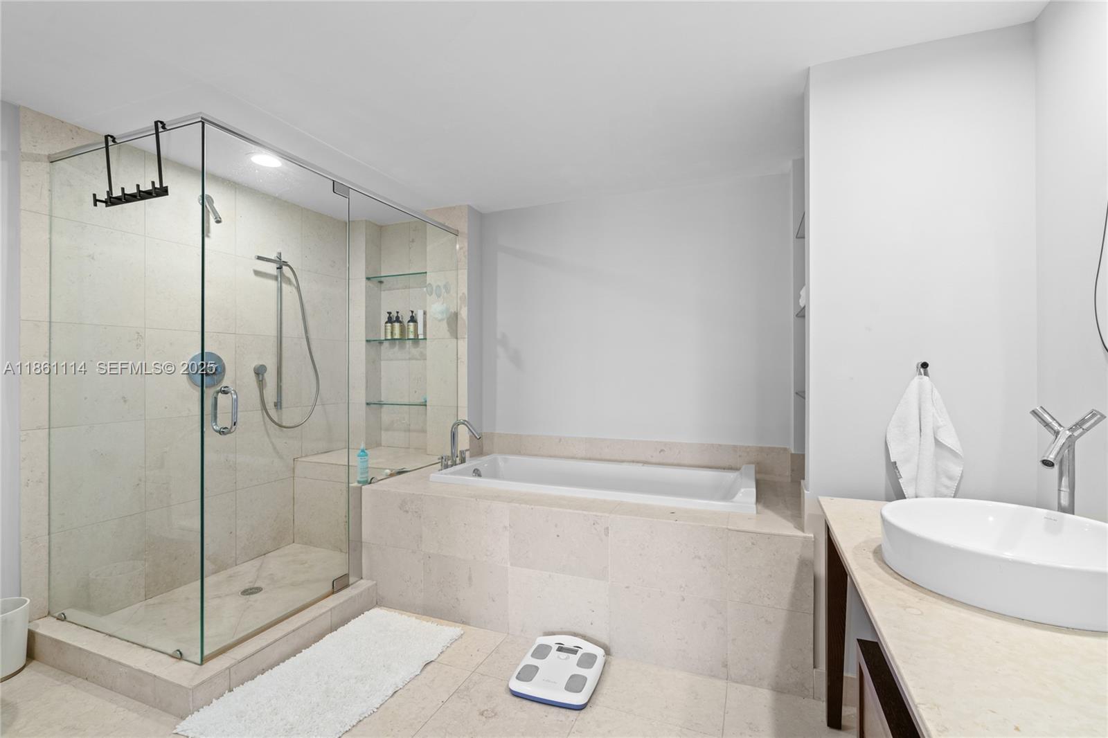 465 Brickell Ave # 3201