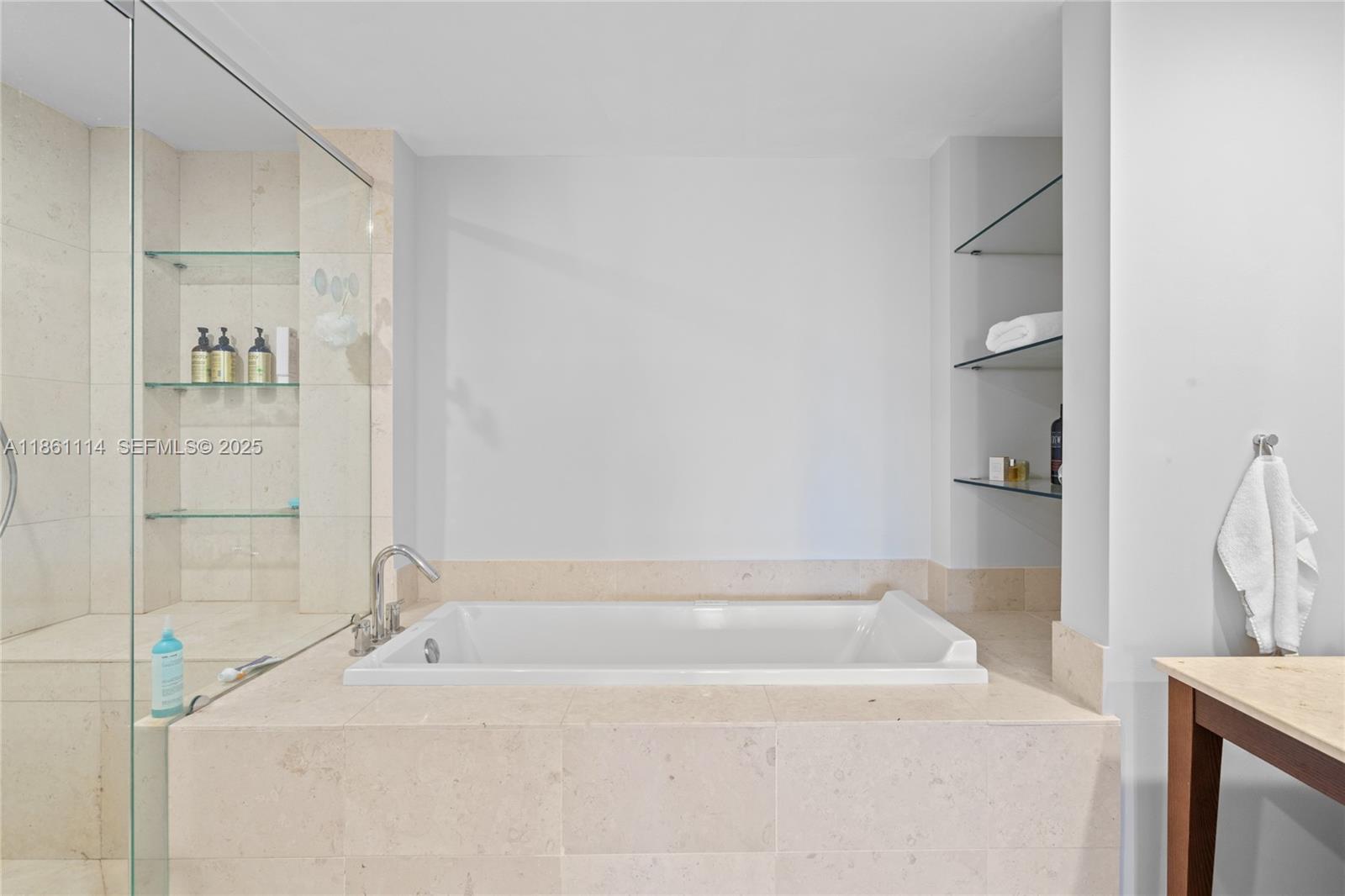 465 Brickell Ave # 3201