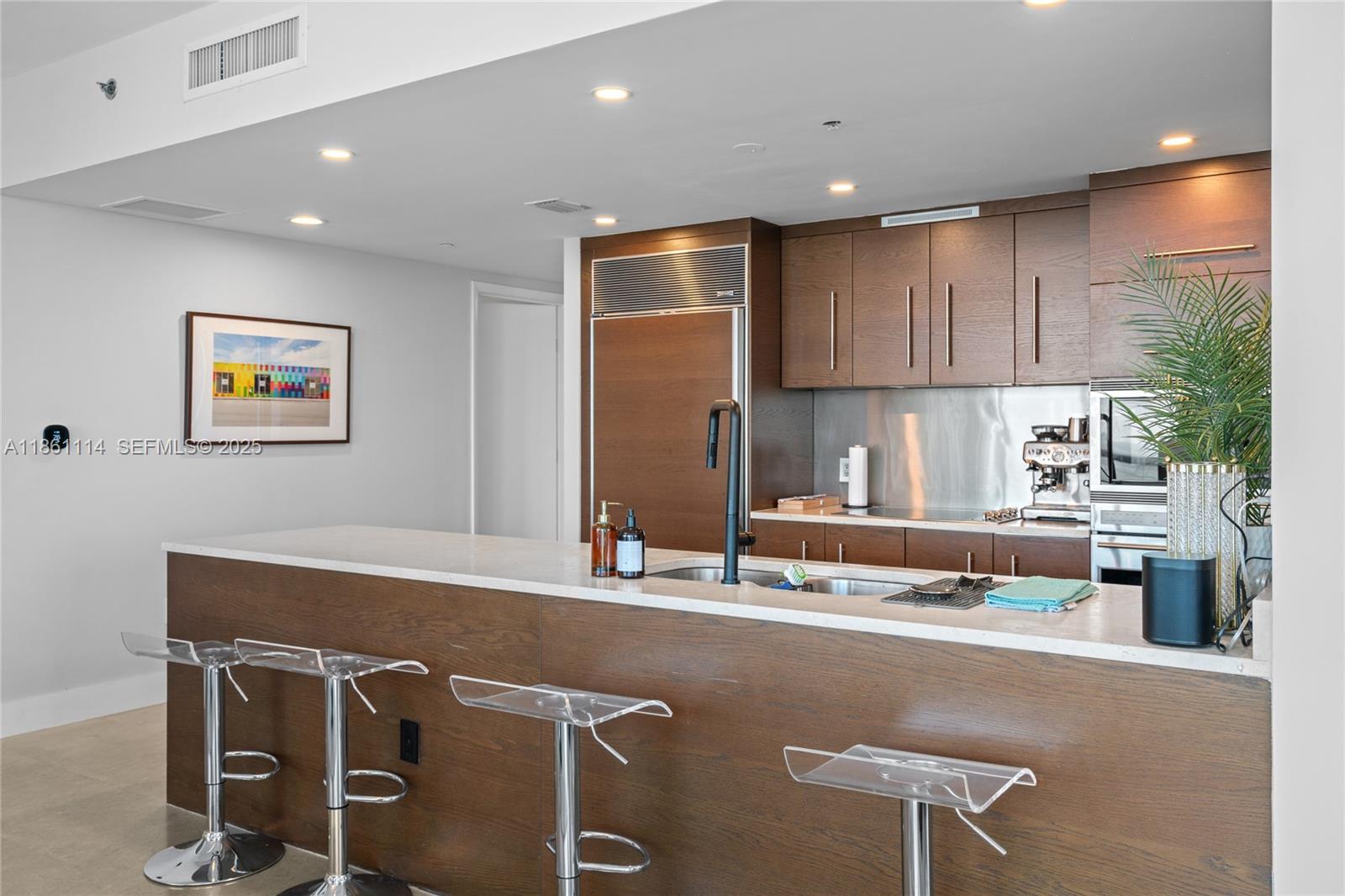 465 Brickell Ave # 3201