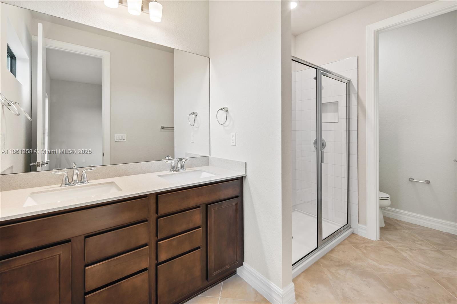 4488 E Appleton Cir E