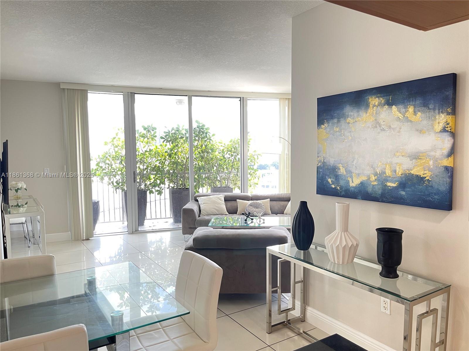 1750 N Bayshore Dr # 1414