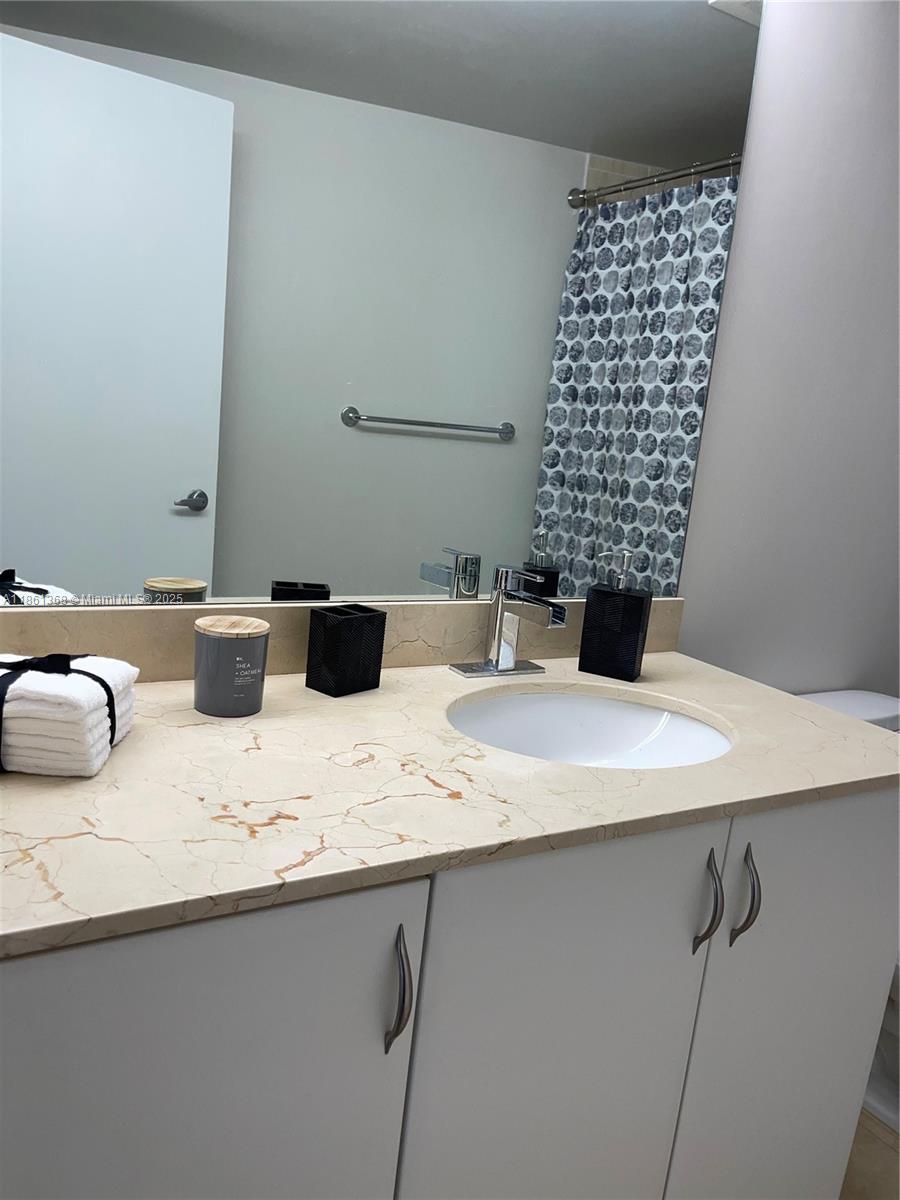 1750 N Bayshore Dr # 1414