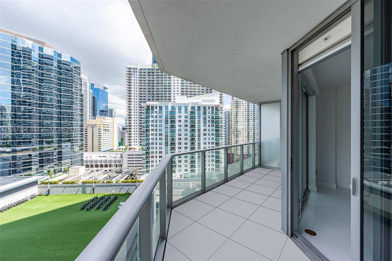 1300 Brickell Bay Dr # 1802