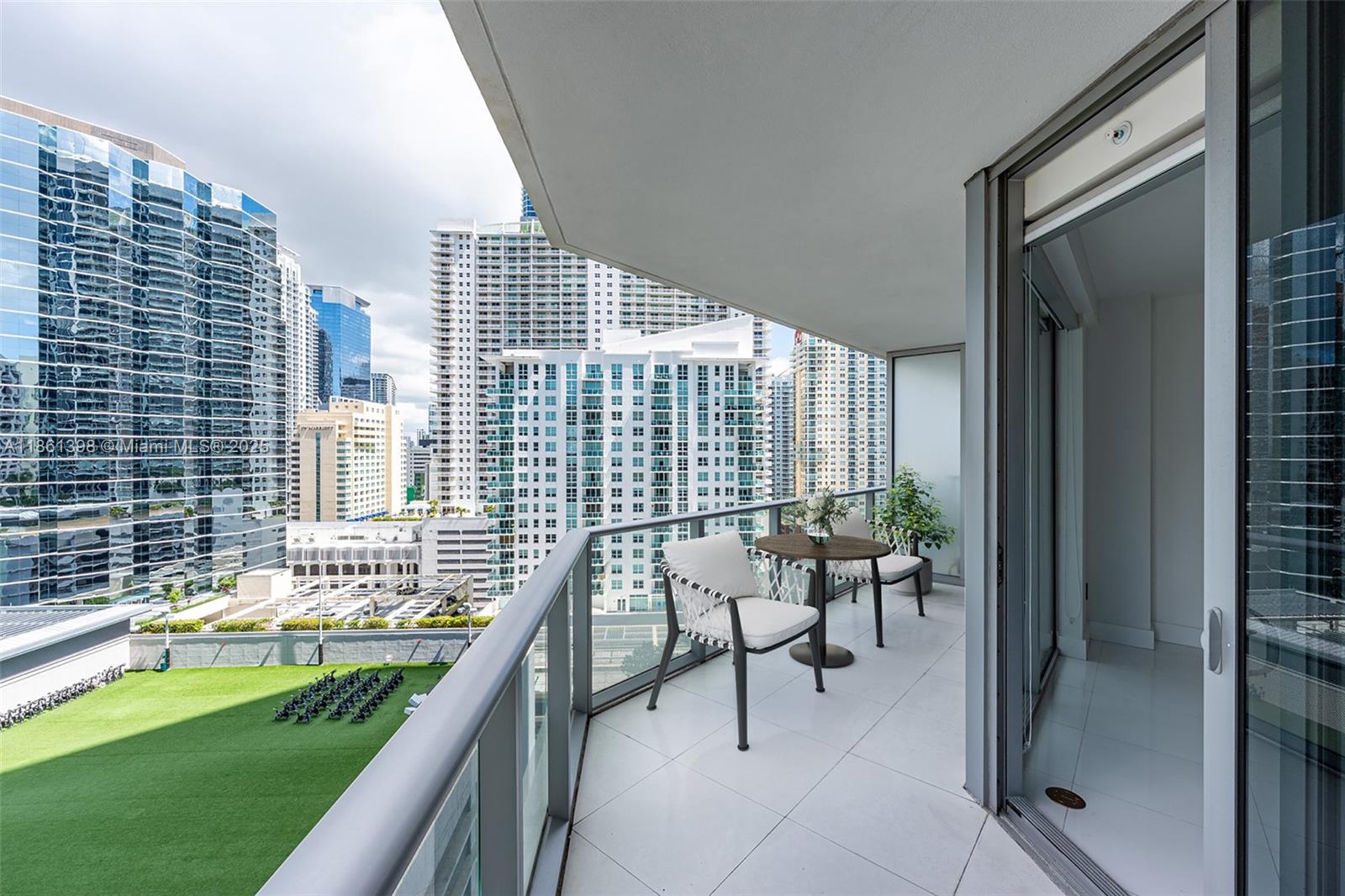 1300 Brickell Bay Dr # 1802