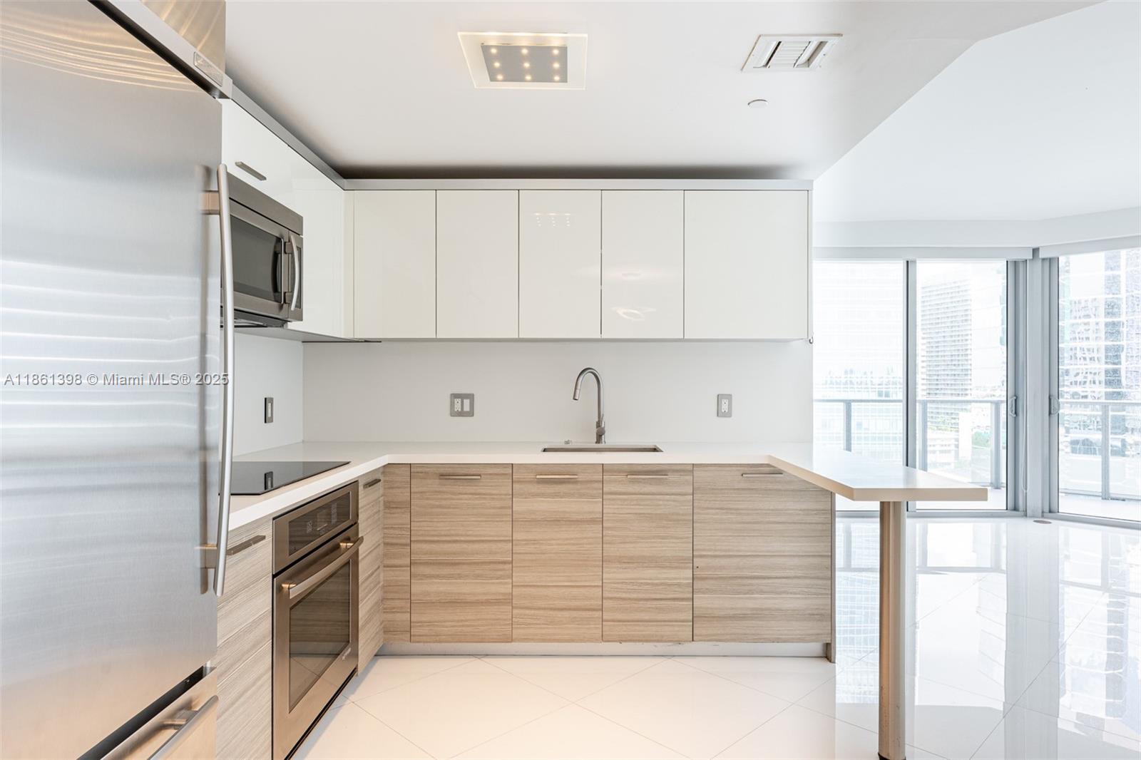 1300 Brickell Bay Dr # 1802