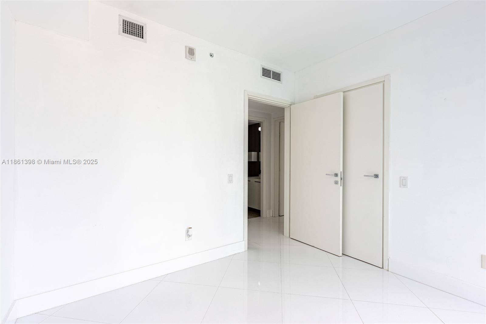 1300 Brickell Bay Dr # 1802