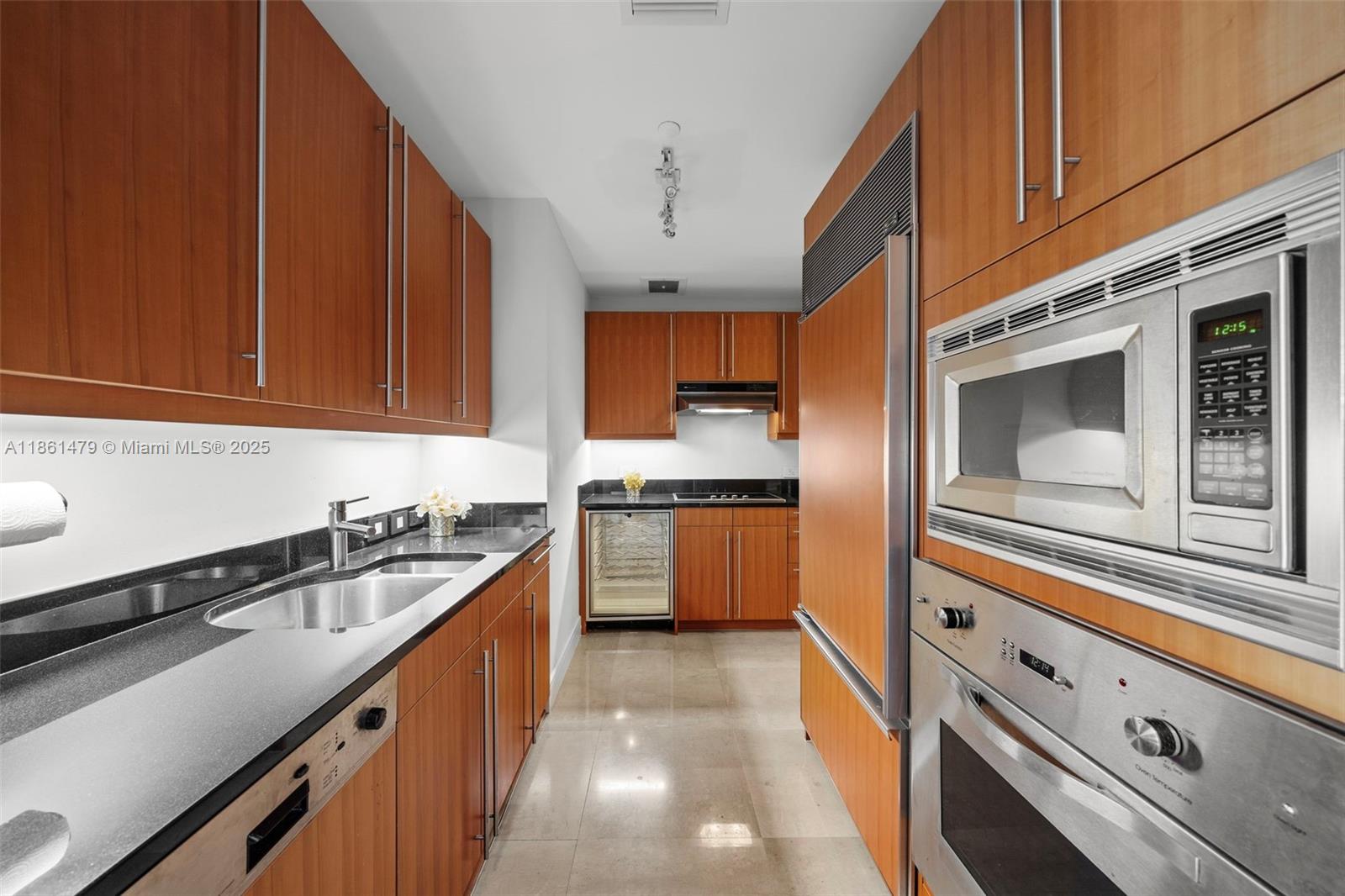 1425 Brickell Ave # 48D