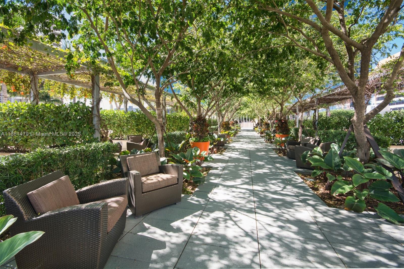 1425 Brickell Ave # 48D