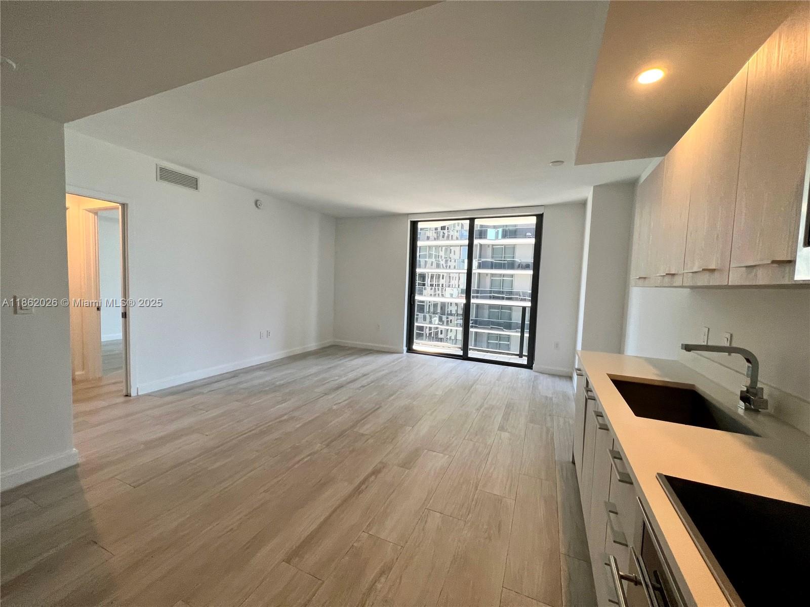 55 SW 9th St # 2702
