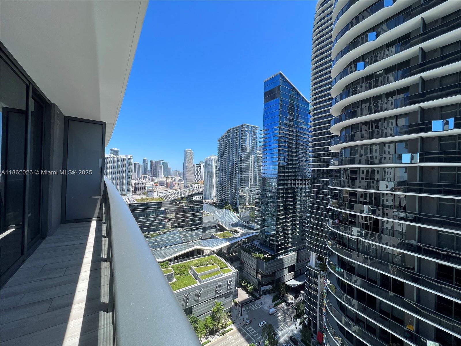 55 SW 9th St # 2702