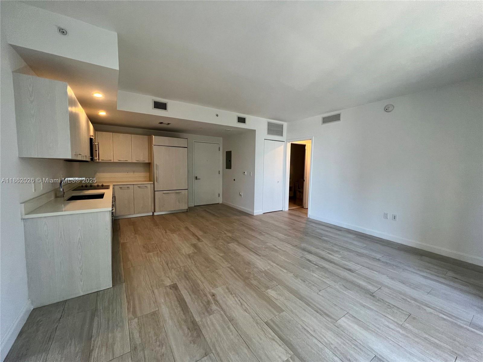 55 SW 9th St # 2702