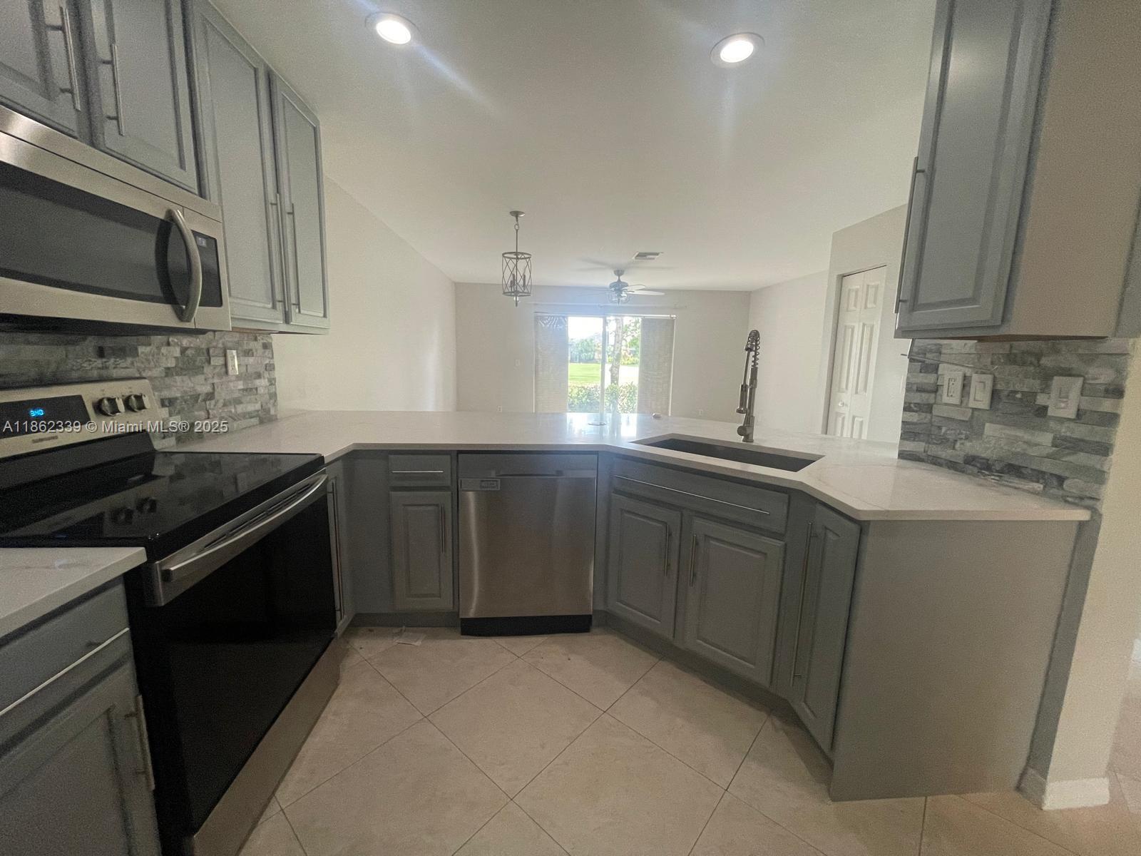 8660 S Southgate Shores Cir # 0