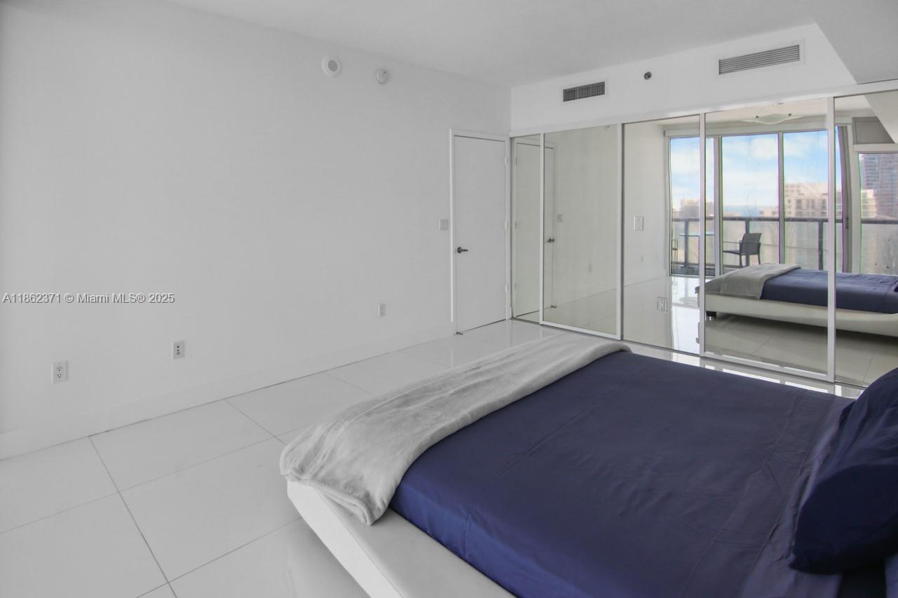 495 Brickell Ave # 5609