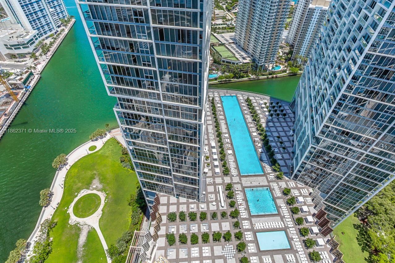 495 Brickell Ave # 5609