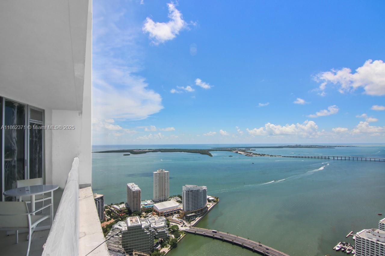 495 Brickell Ave # 5609