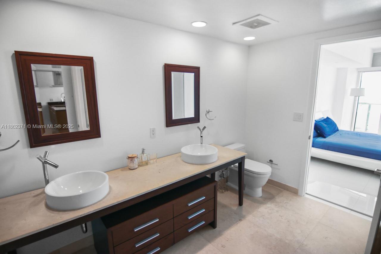 495 Brickell Ave # 5609