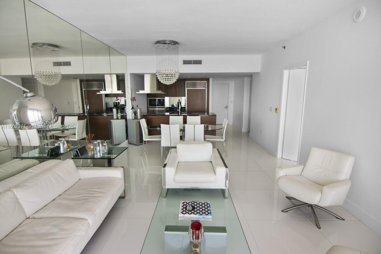 495 Brickell Ave # 5609