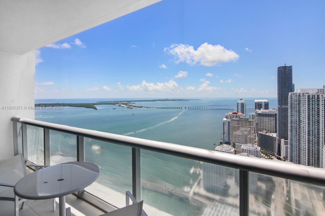 495 Brickell Ave # 5609