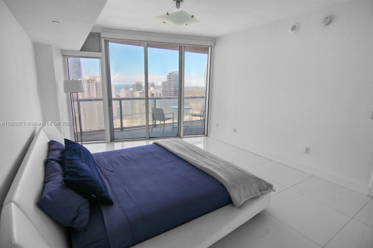 495 Brickell Ave # 5609